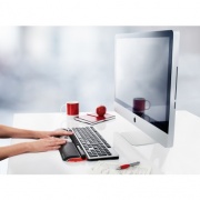 contour_rollermouse_red_desk_screen_props_w_hands_72dpi
