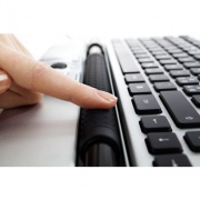 contour_rollermouse_red_detail_index_finger_rollerbar_keyboard_72dpi