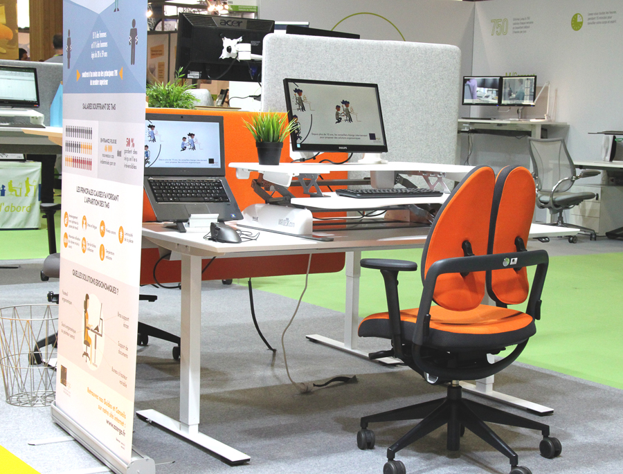 Poste de travail avec plateforme assis-debout - Alternance des postures