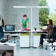 Lampadaire Lavigo Twin T - Un éclairage de bureau agréable