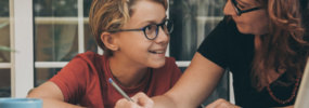 Ergonomie Et École À La Maison : Les Astuce Anti-Douleurs Pour Votre Enfant