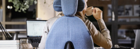 Mal Au Dos, Épaules, Bras : Éviter Les Douleurs Pendant Le Télétravail - Confinement 